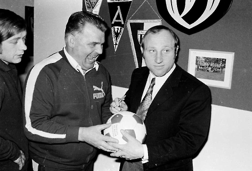 19710227 Seeler mit Keks Müller