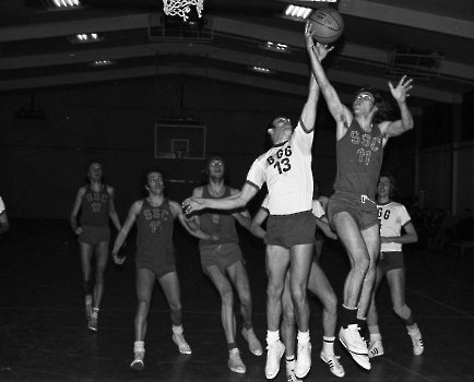 19720115 Basketball BG - SSC