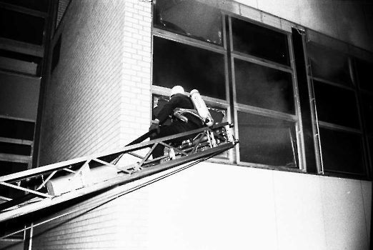 19760104 Feuer Chem. Institut 3