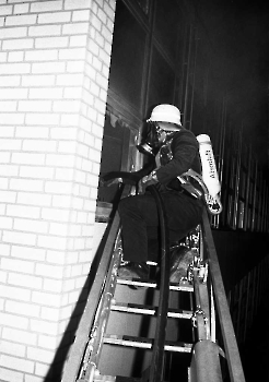 19760104 Feuer Chem. Institut 4