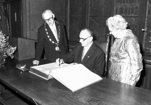 19770430 Ehrenbürger  Jungmichel 3