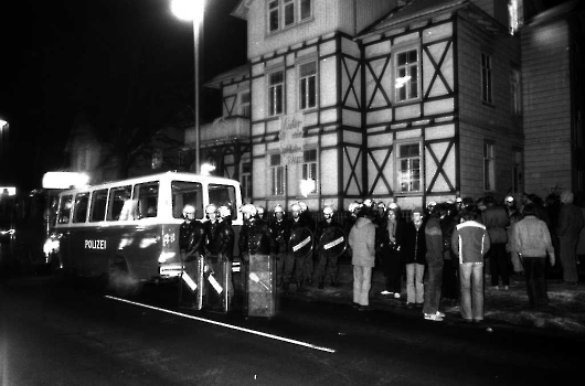 19810129 Hausbesetzun Weenderland 51 2