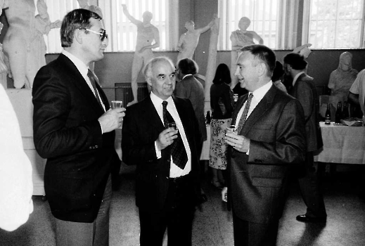 19810513 Uni Mini Louvre 1