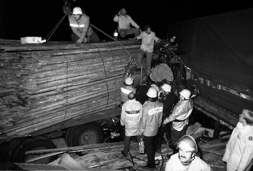 19820305 Unfall LKWs BAB 3