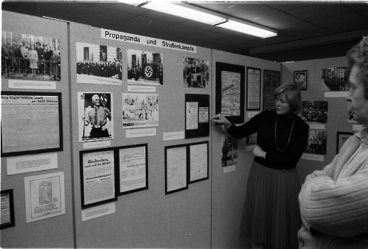 19830203 Museum, Kühn. Unterm Hakenkreuz