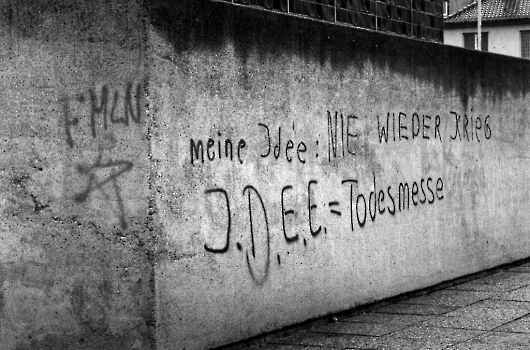 19830300 Schmiererei Stadthalle