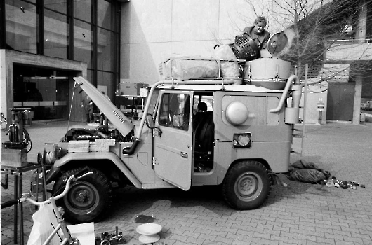 19830310 Dr. Ebert, Holzvergaser im Jeap