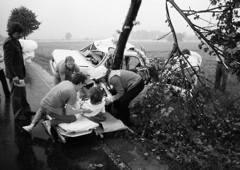 19830605 Unfall Taxy B 27 Niedernjesa 1