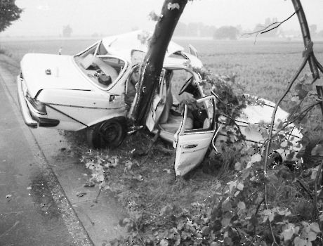 19830605 Unfall Taxy B 27 Niedernjesa