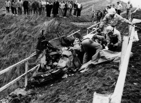 19840212 Unfall PKW Autobahnbrücke 1