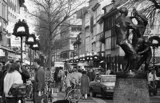 19861202 Weihnachtsbeleuchtung Nabel