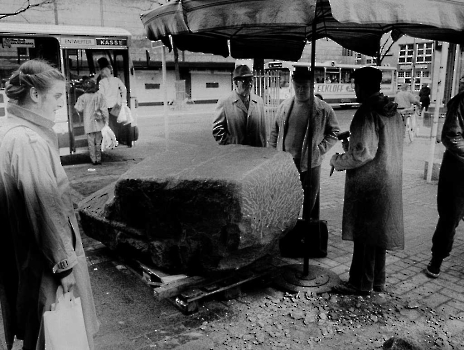 19870520 Gedenkstein Wall