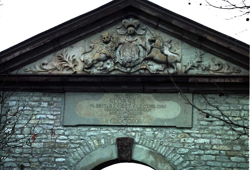 19881011 Uni Reitstalltor 2