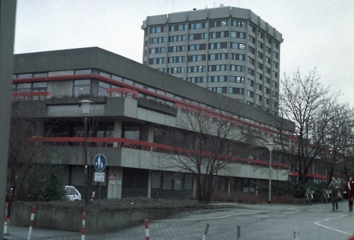 19881011 Uni Reitstalltor 4