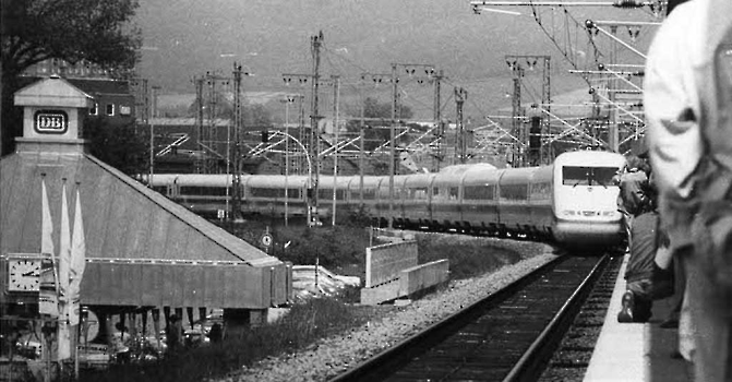 19910601 Neuer ICE, Einfahrt